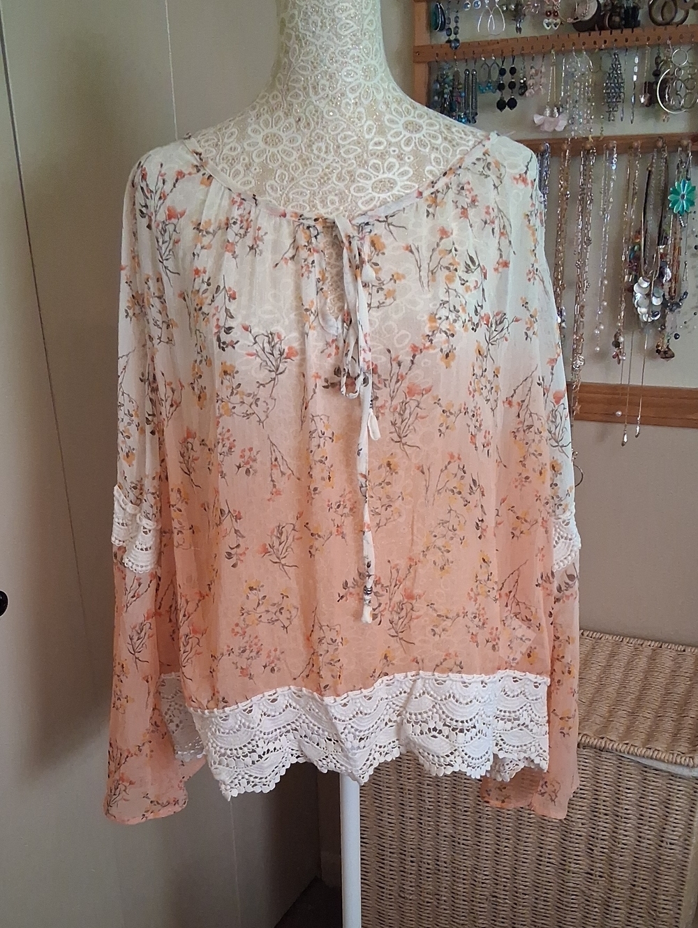 Taylor & Sage Floral Tie-Neck Peasant Blouse in Peach and Cream. Size Xlg